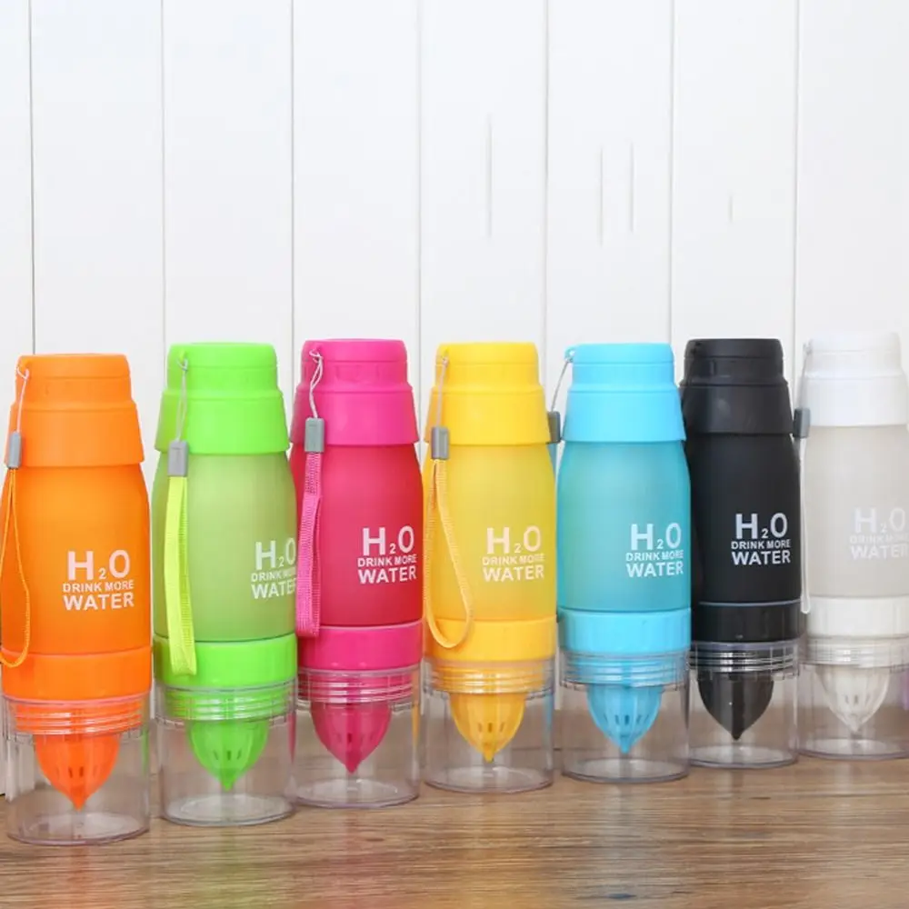 650ml Sports Kettle with Juicer Large Capacity Food Grade PC Water Cup with Juicer Portable Leakproof Fitness Water Bottle