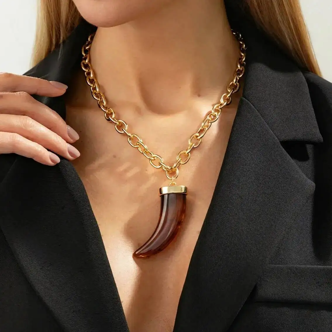 Salircon 2026 Trendy Imitation Of Cow Horns Acrylic Pendant Metal Necklace Women Female DIY Chain Link Jewelry Birthday Party