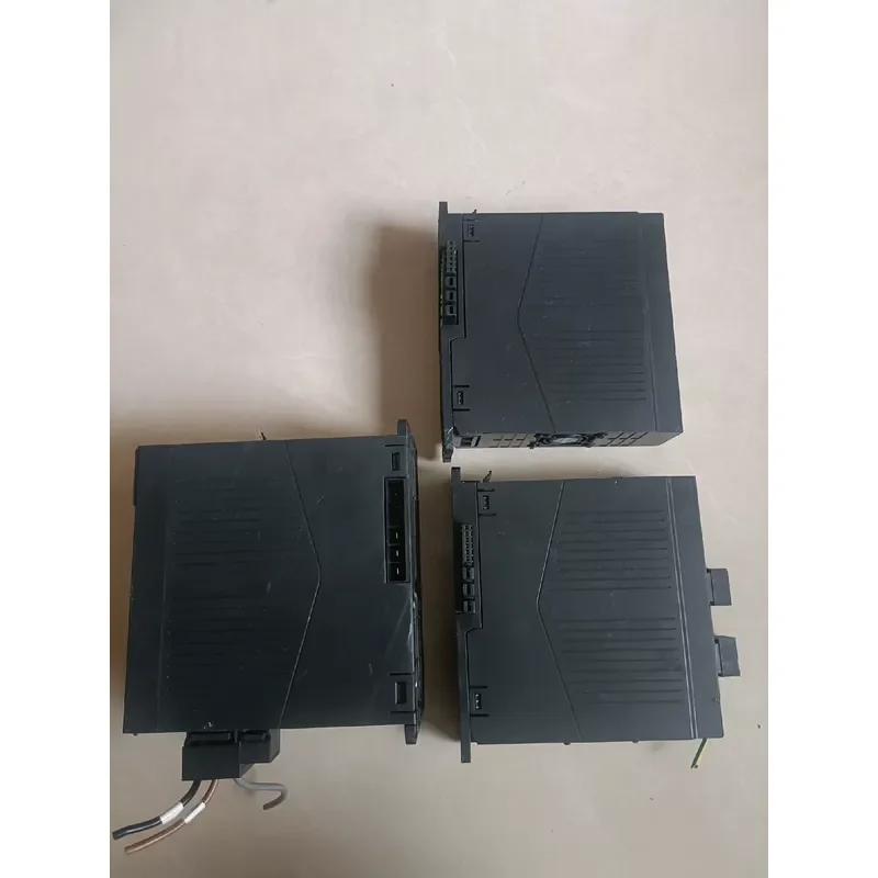 Used:  Multi-machine Drive Inverter MD800-0-4T22B Three-phase Voltage 380V