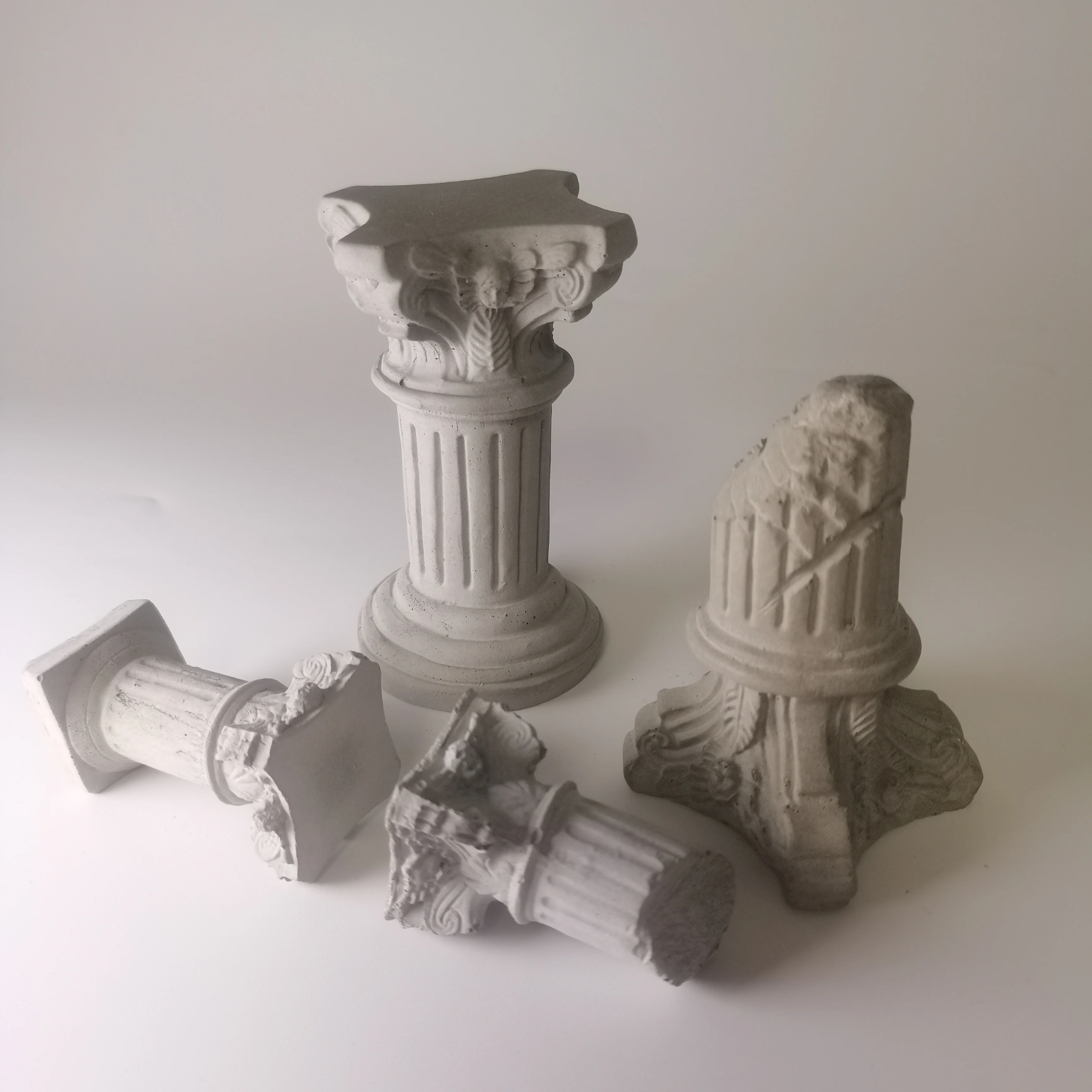 

Architecture Saint Infant Roman column concrete fish tank landscaping creative set tabletop ornament Seiko figure sculpture