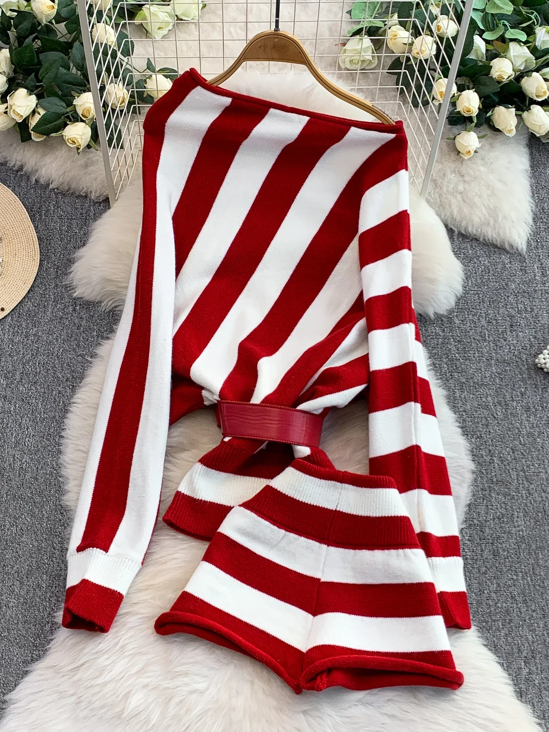 American Sle Slim Fit Top de punto a rayas y pantalones con puños conjunto de dos piezas cuello Diagonal largo cintura Sexy a