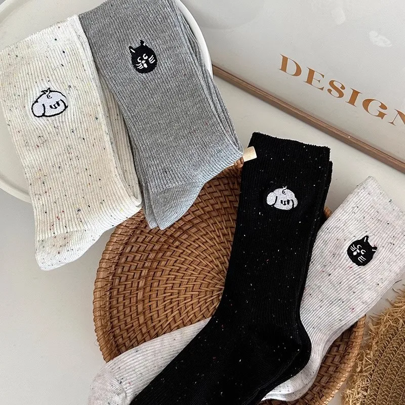 **Süße, mit Cartoon-Tier bestickte, gesprenkelte Crew-Socken für Damen – modische, bequeme Freizeitsocken für den täglichen Gebrauch**