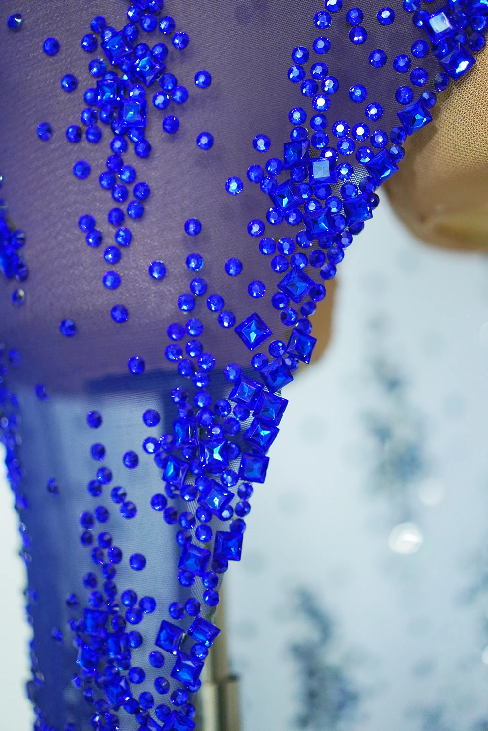 สีฟ้าเซ็กซี่ Rhinestone แขนกุดชุดอาหารค่ําอย่างเป็นทางการผู้หญิง High Slit Night Club พรหมชุด Bodycon โปร่งใสชุดราตรีกระโปรง