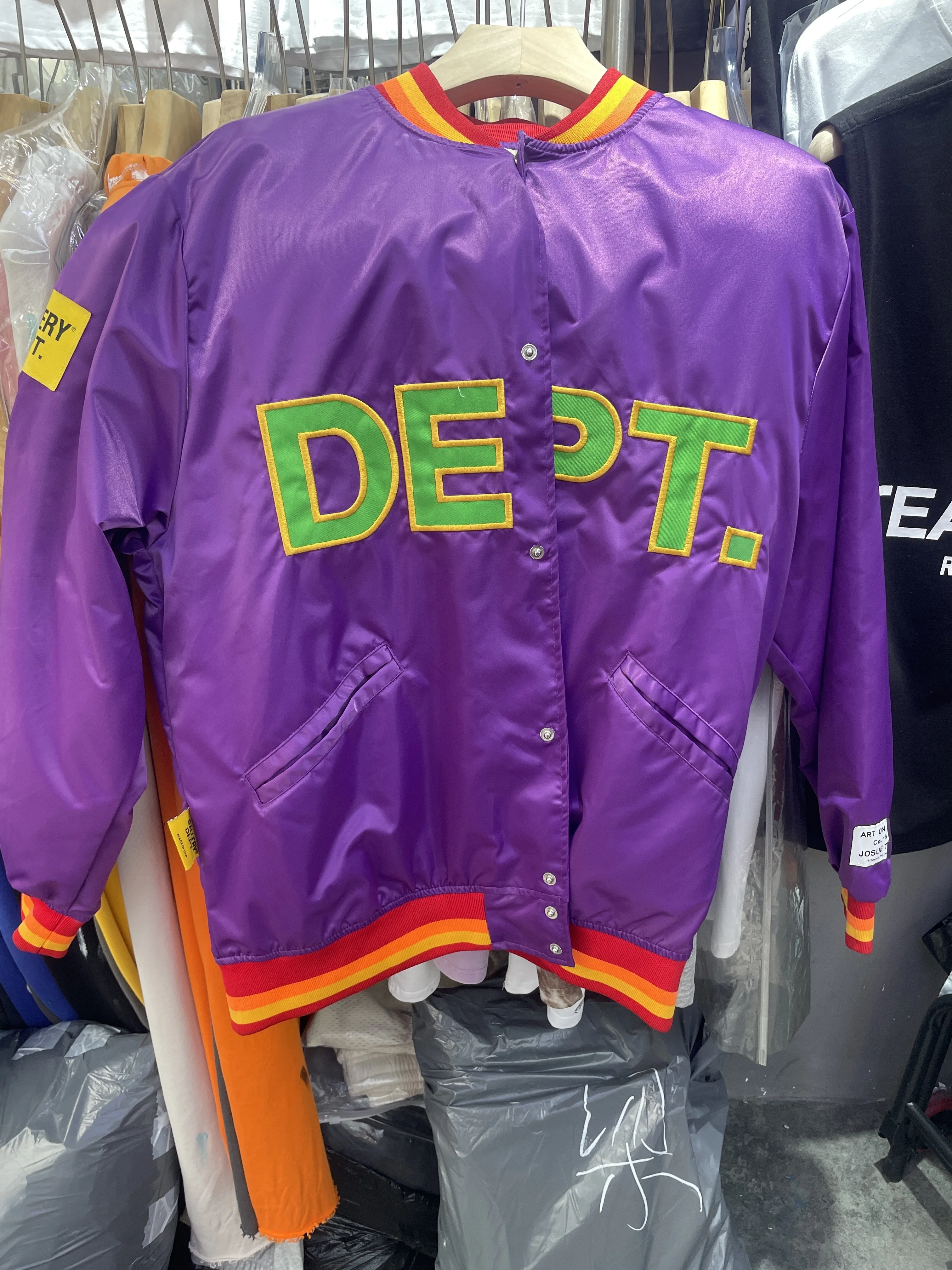 25ss سترة DEPT عالية الجودة للرجال والنساء موضة أمريكية ريترو Blockbuster 1:1 معطف عتيق