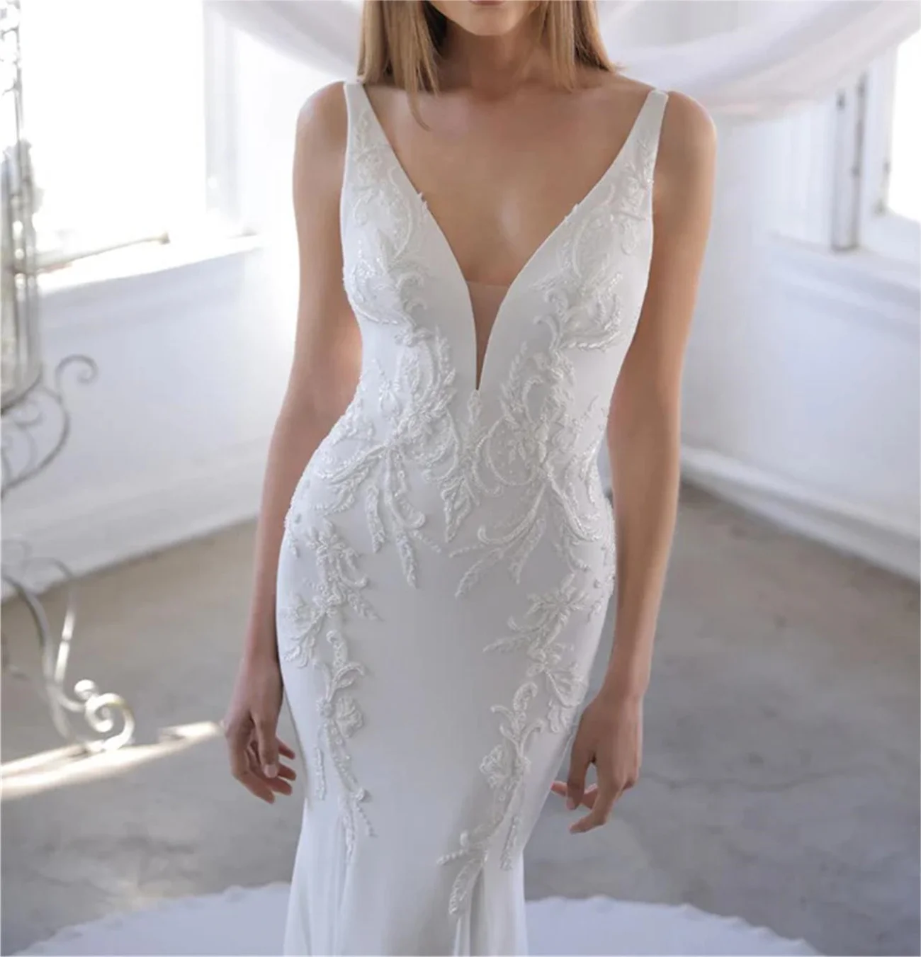 Mermaid White Wedding Dresses For Woman Chiffon Lace Appliqué Fabric Evening Simple V-Neck Sleeveless Sexy Backless Elegant