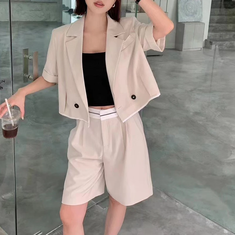 

Classic Old Money Style Women's Casual Suit, Short Short Sleeve Small Suit Top + Color-Crossing Embroidery Five Points Pants,