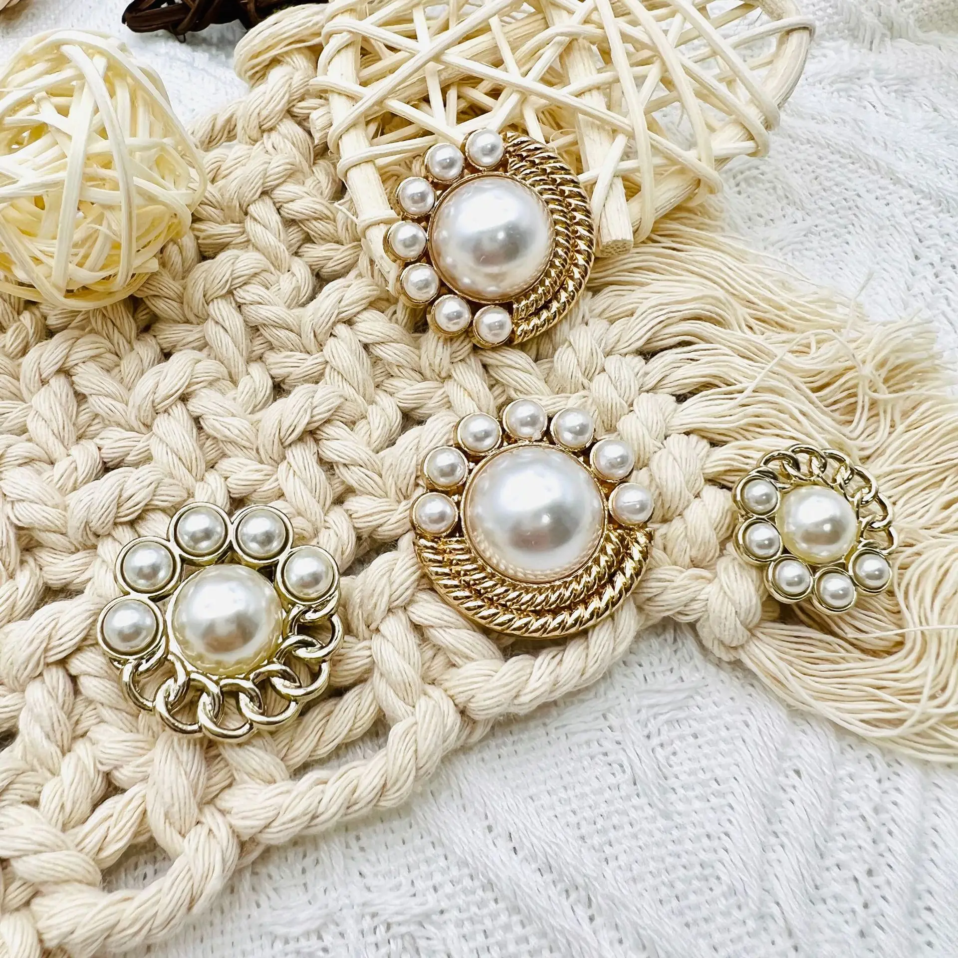 6PCS/Lot Fashion Hollow Pearl Metal Button DIY Sewing Buttons For Clothing Dress DIY Decoration