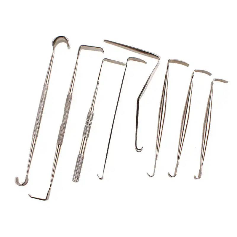 Fine nose deep retractor