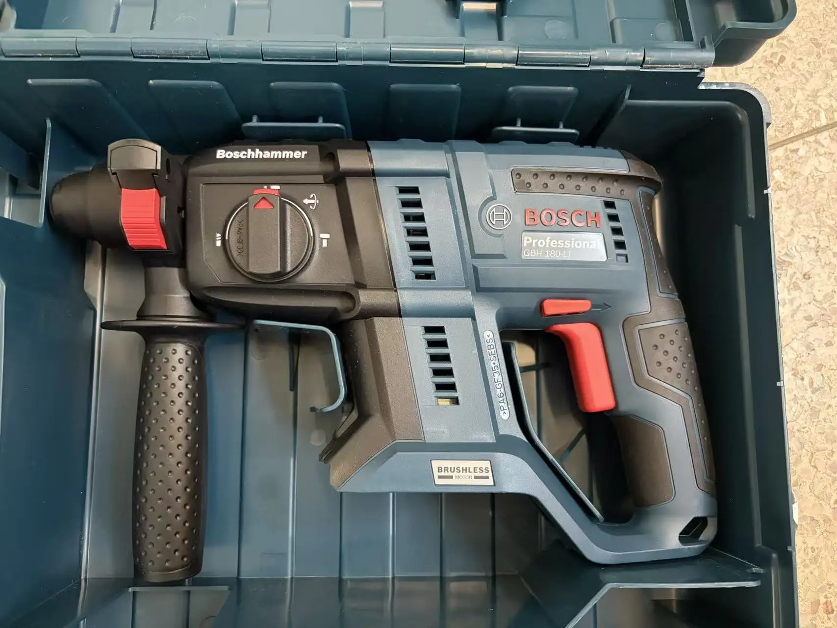 Bosch GBH 180-LI 18V Cordless Rotary Hammer, SDS Plus Brushless Impact Drill Rechargeable Power Tool for Concrete Drilling