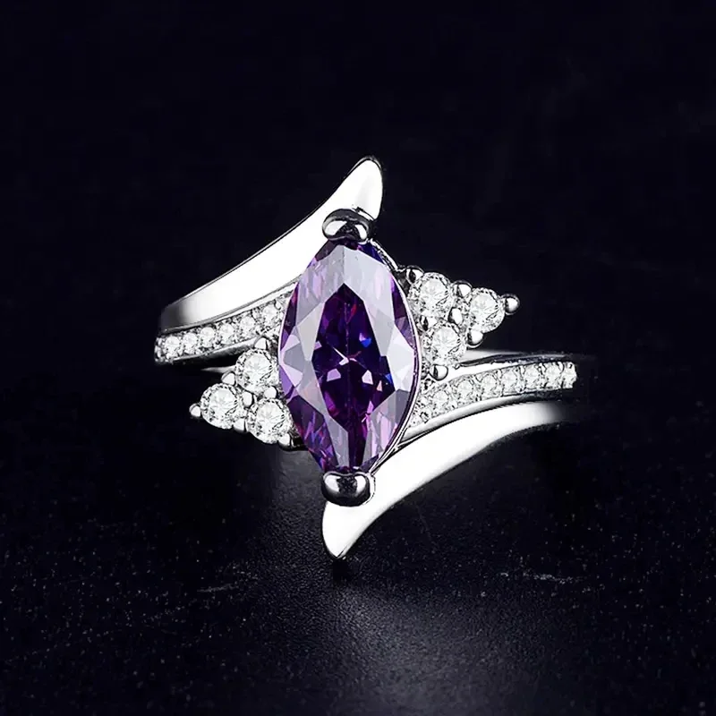 Huitan Charming Marquise Lila CZ Ringe für Frauen Luxus Hochzeit Band Zubehör Persönlichkeit Cocktail Party Weiblichen Schmuck