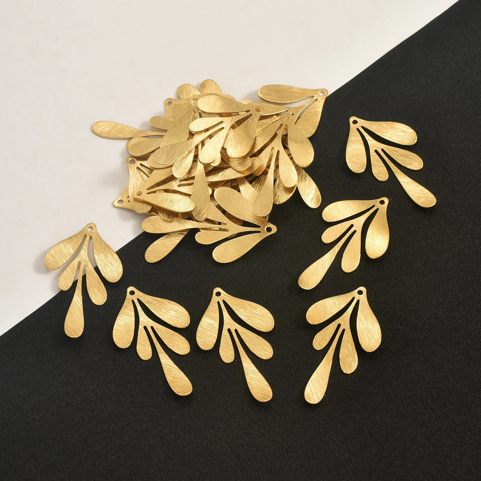 

50PCS New Brass Leaf Charm Pendants Polished DIY Necklace Earrings Jewelry Making Supplies Handicrafts Decoration Accessories