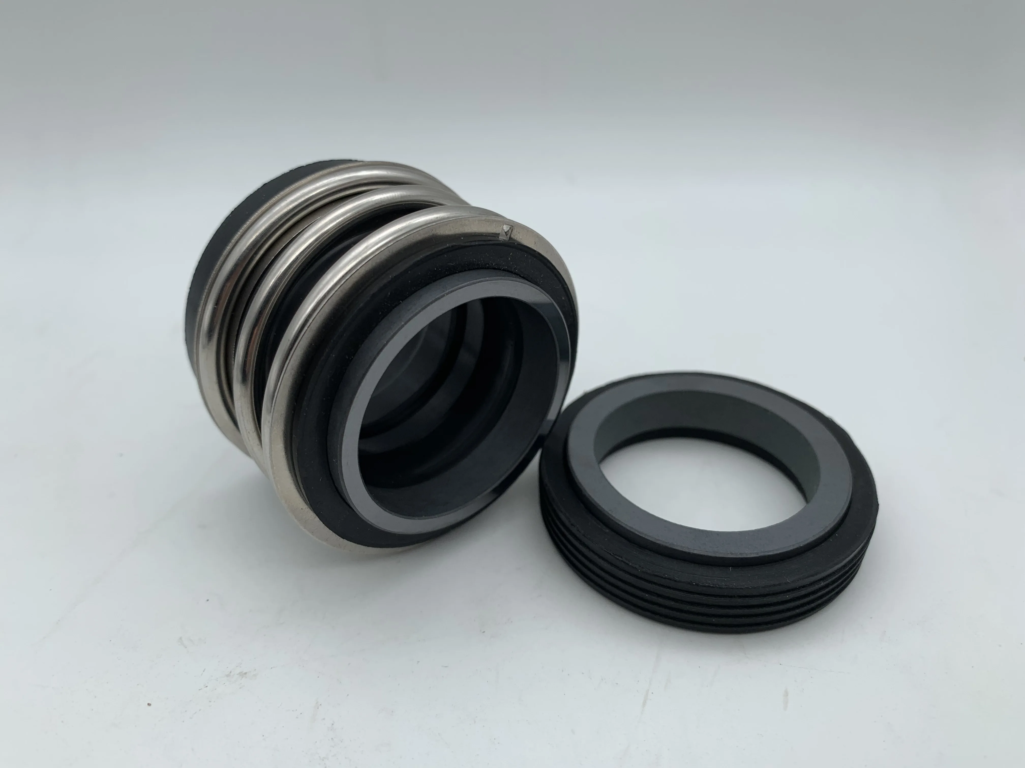 

MG1S20/32-G60, MG1S20/32-G6, MG1S20/32-G50, MG1S20-32 TLANMP Резиновые сильфоны Механические уплотнения