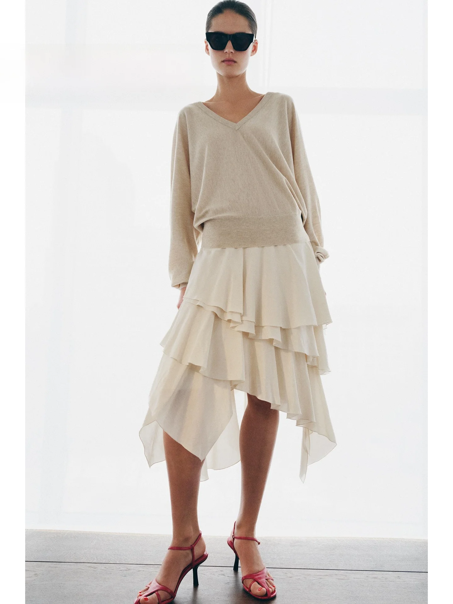 

Нежная женская юбка свободного кроя с асимметричным декоративным дизайном и многослойным эффектом, летняя коллекция 2026 года