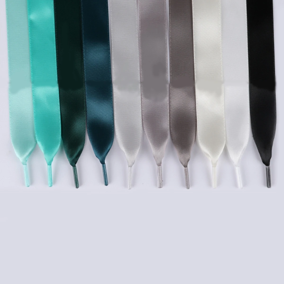 2 Paar doppelseitige Schuhbänder aus Polyesterfaser, in Bonbonfarben, mit einer Breite von 2 cm, Satin-Schuhbänder. – Detail 3