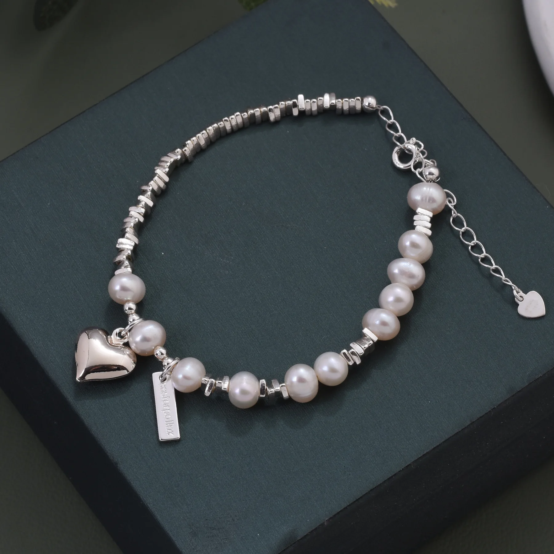 2026 Hot Recommends White Freshwater Pearl Splicing Bracelet Love Charms Handmade Light Luxury Valentines Day Jewelry for Women