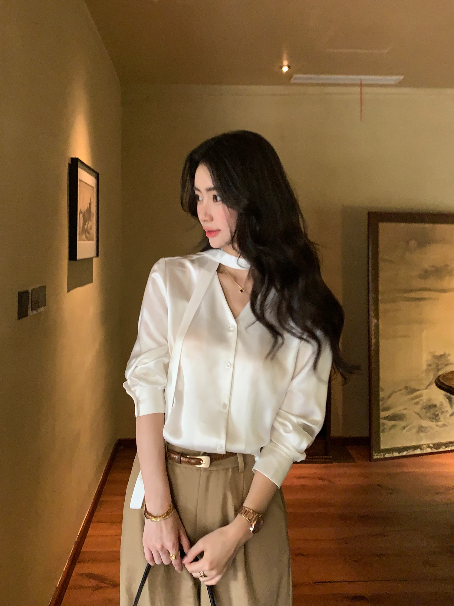 

Ele Pusumede женский ацетатный топ с Sa Long Sve, повседневный дышащий топ с v-образным вырезом для поездок на работу и одежды Sli