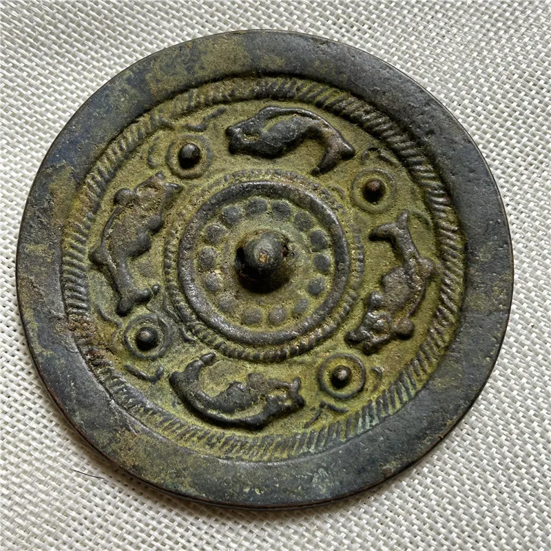 

Bronze handicrafts, Han Dynasty green rust copper mirrors, with fish wrapped in thick and mellow paste year after year