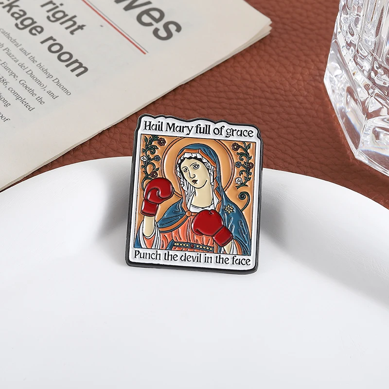 الكرتون الملاكمة المينا دبابيس الإبداعية حائل مريم مليئة نعمة لكمة الشيطان في الوجه شارة التلبيب دبابيس مجوهرات صديق هدية #3