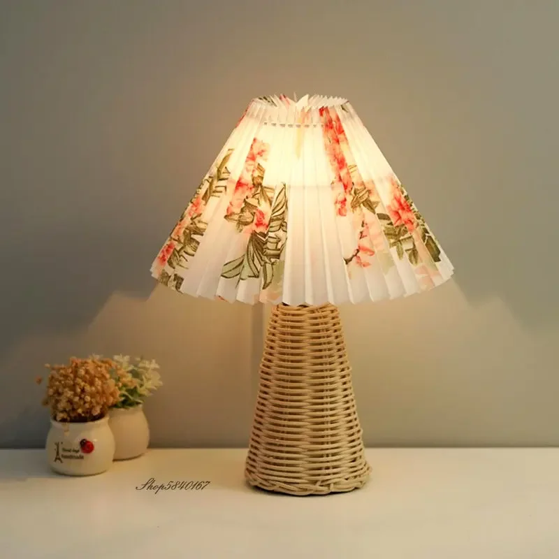 Vintage Pleated Table Lamp Creative Rattan Night Light Study Bedroom Lamp Decor Beige/white/flower Lampshade E27 Beside Lamp