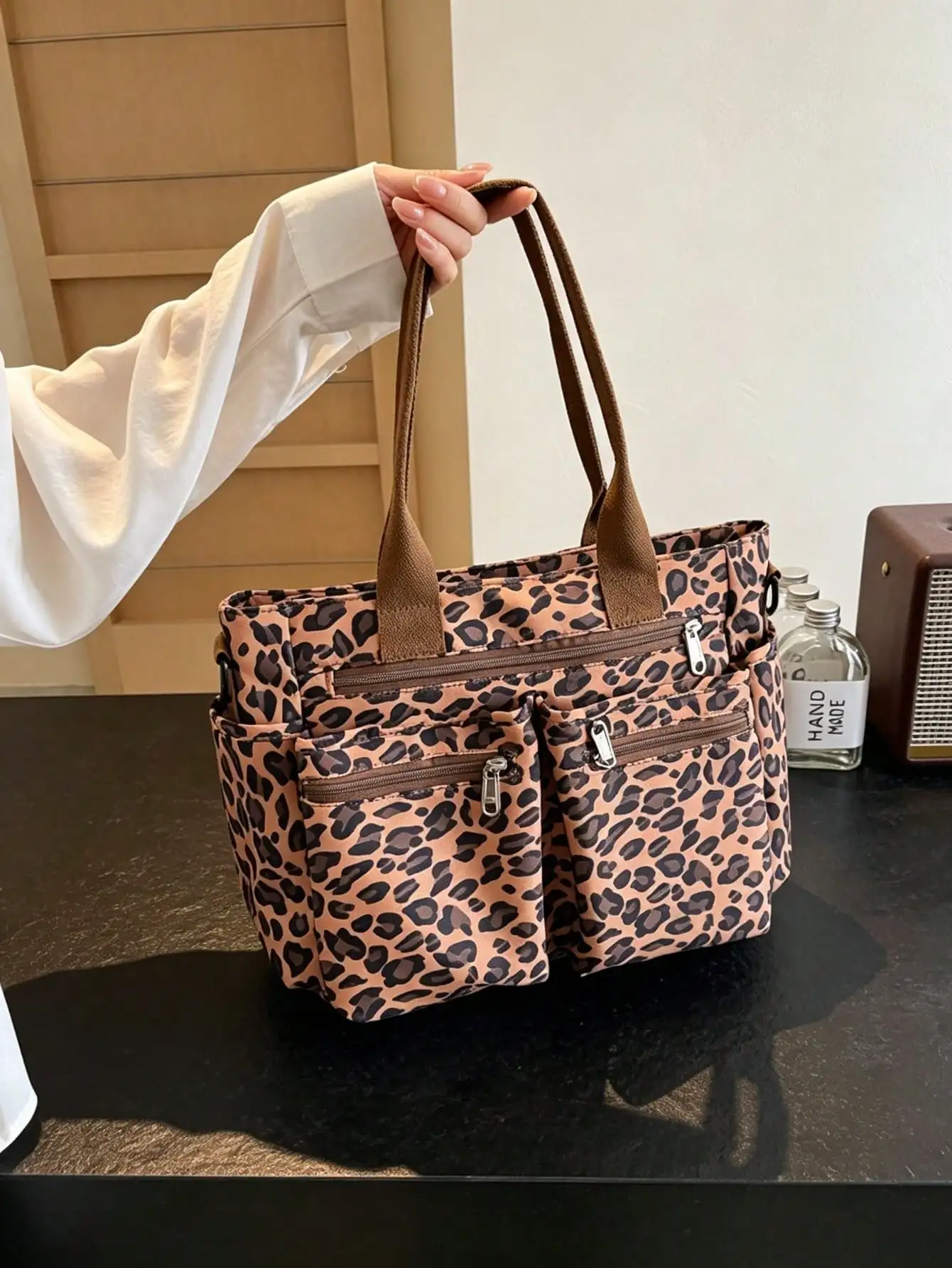 Fashion Large Capacity Leopard Print Multi-Pocket Tote Bag Commute Tote Handbag Shoulder Bag Handheld Shoulder Cross Body Suitable For Daily Outing