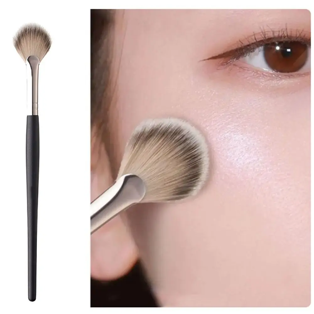 Strumento per il trucco Pennello per cipria in lana di fibra bionica Pelliccia morbida Pennello per evidenziatore per fard morbido Pennello per trucco Forniture di bellezza