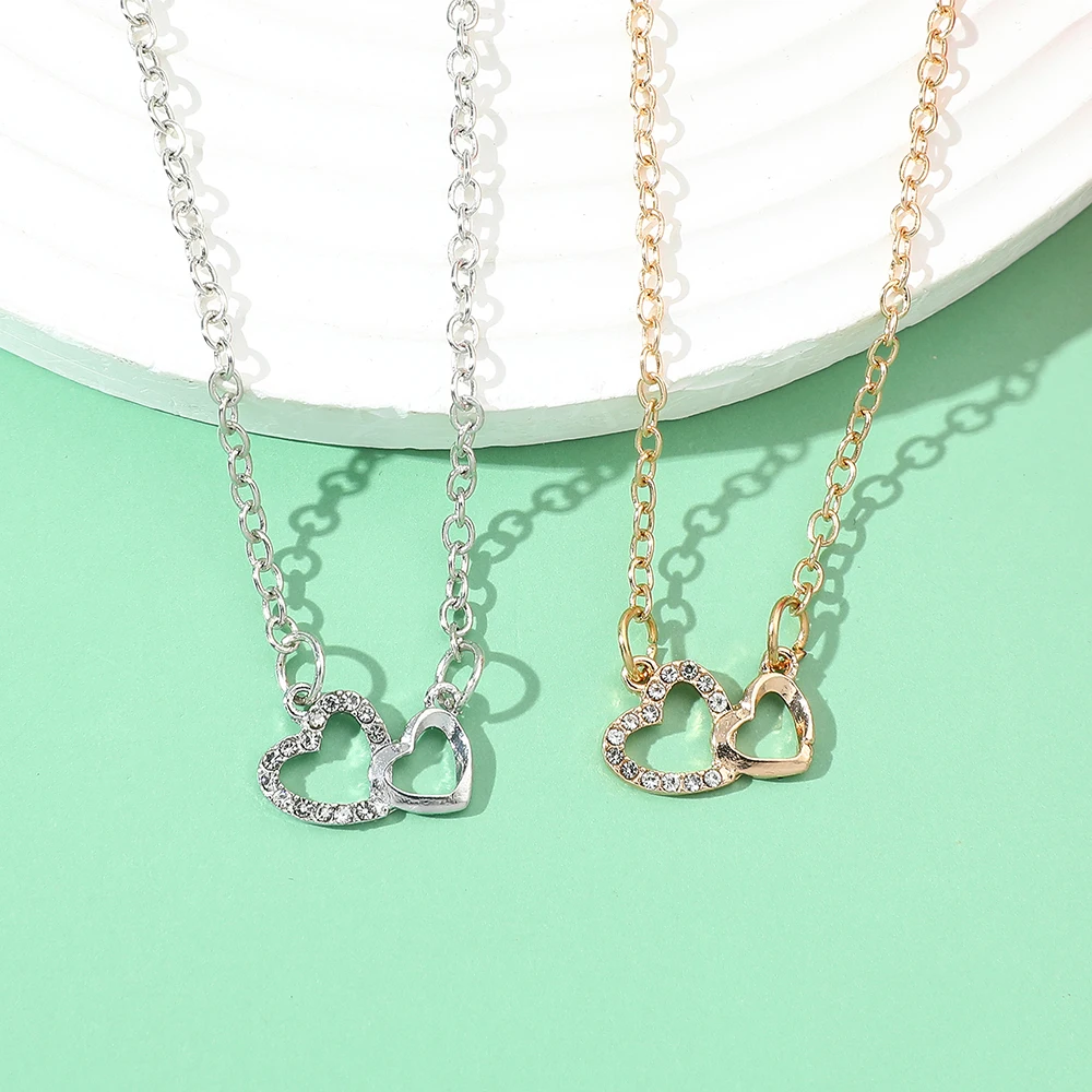 Fashion Minimalist Women's Heart to Heart Necklace Exquisite Niche Style Pendant Light Luxury Jewelry Accessory