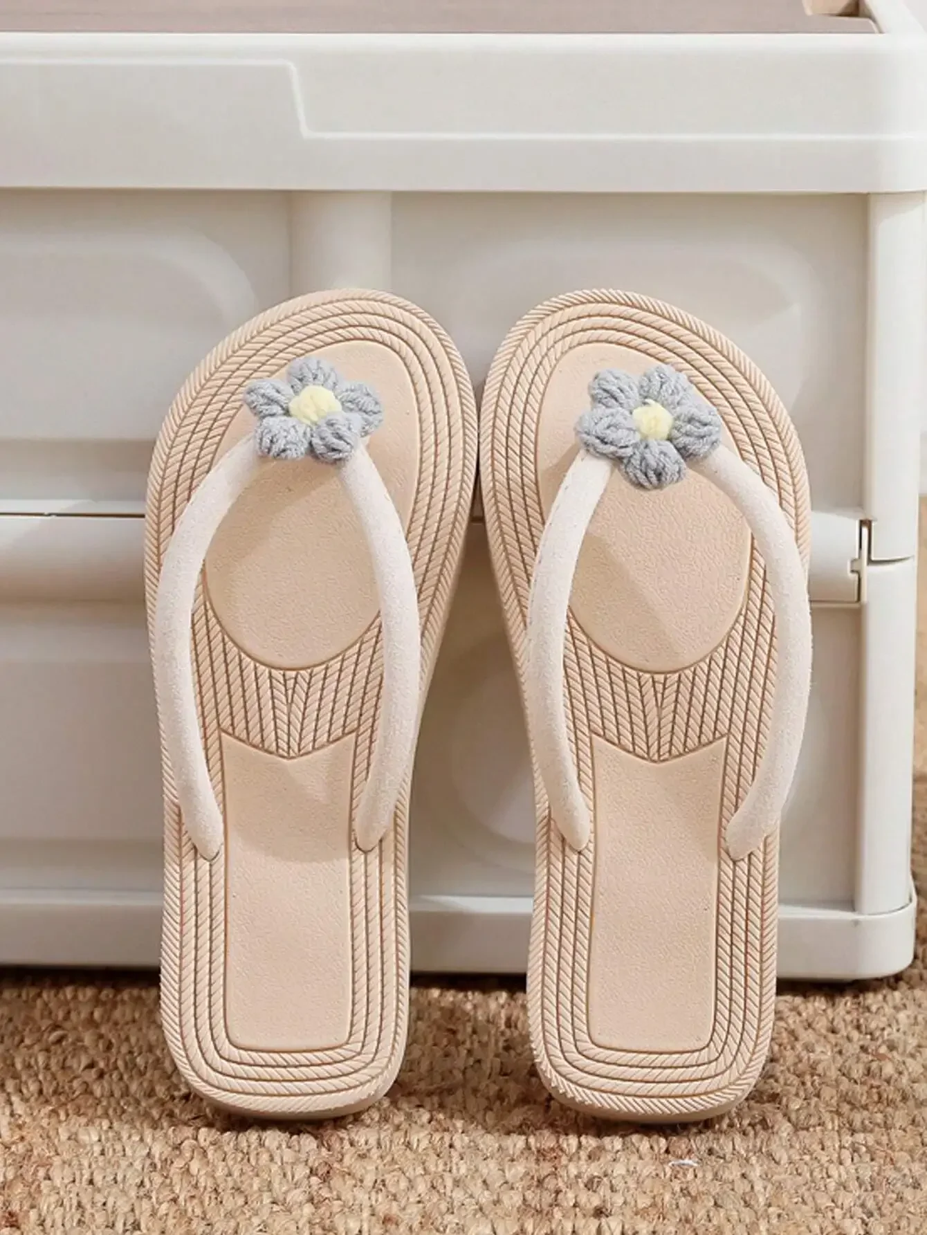 Thumbnail 4 - #1 Compare Womens Sandals & Slippers Before You Buy