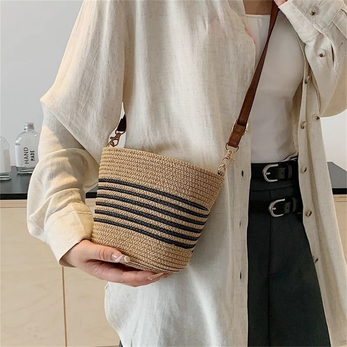 Women New Summer Trendy Straw Woven Mini Casual Versatile Crossbody Bucket Bag Beach Vacation Daily