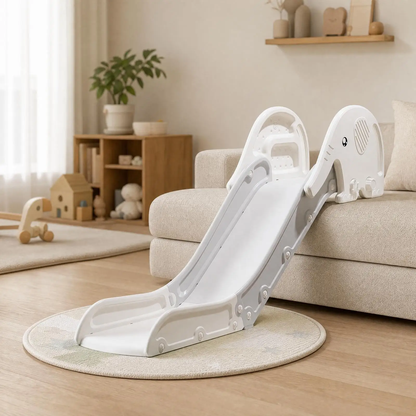 toboggan-pour-enfants-peu-encombrant-en-materiau-hdpe-avec-forme-d'elephant-et-base-antiderapante-ideal-pour-jouer-pres-du-canape-dans-la-chambre-et-favoriser-le-developpement-moteur
