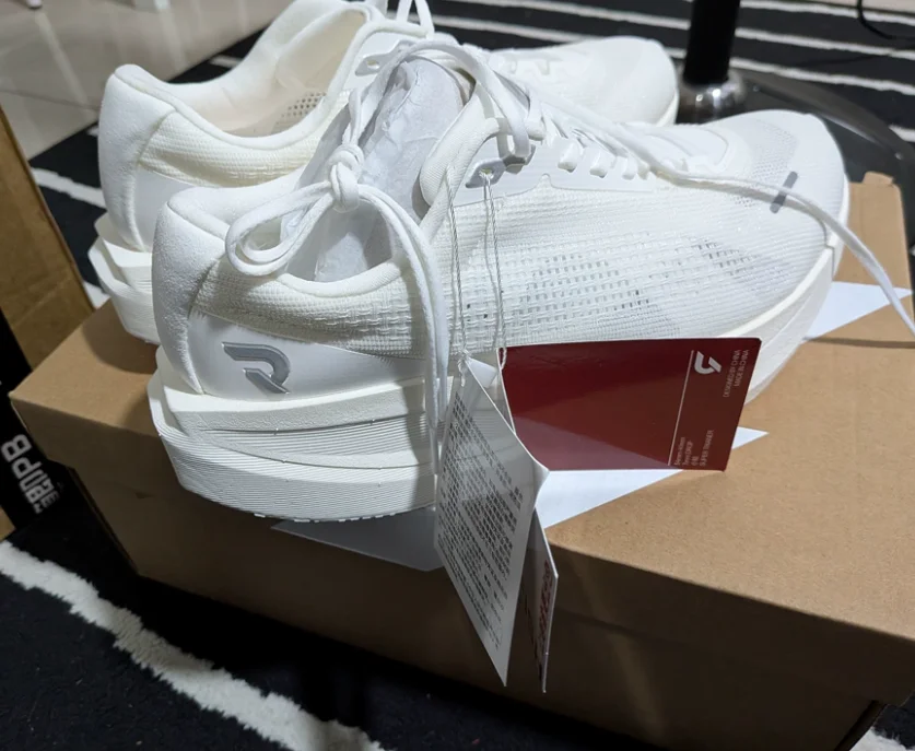 

2025 New Breathable Cushioned Neutral Marathon Running Shoes Outdoor Running Shoes Sprint Running Shoes Track Running Shoes