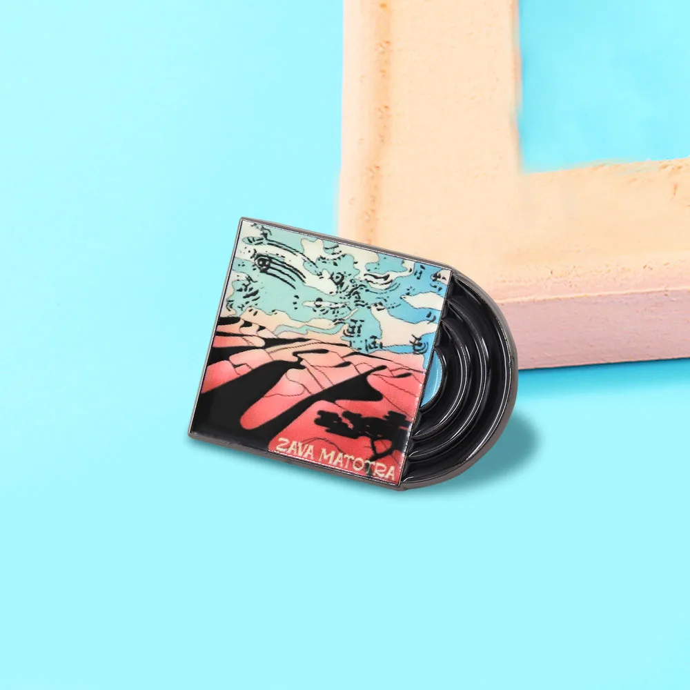 Kreative Vinyl-Schallplatten-Brosche, Vintage-Musik-Thema, Emaille-Abzeichen, Band-Zava-Matotra-Emaille-Pin, Sammlerstück für Fans, Taschen-Accessoire, Geschenke – Detail 5