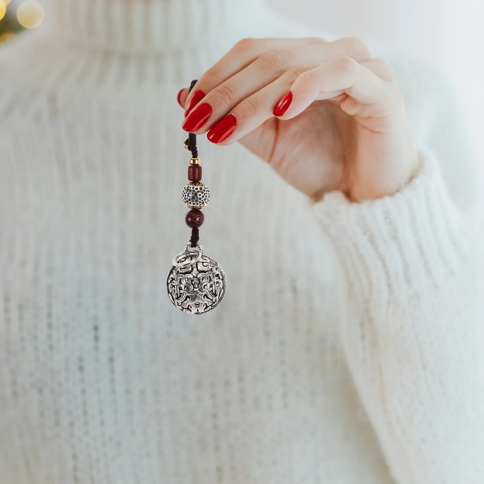 Chinese Style Lion Bell Keychain Silver Alloy Braided Rope Car Keyring Lucky Symbol Pendant for Keys Backpacks Cultural Ornament