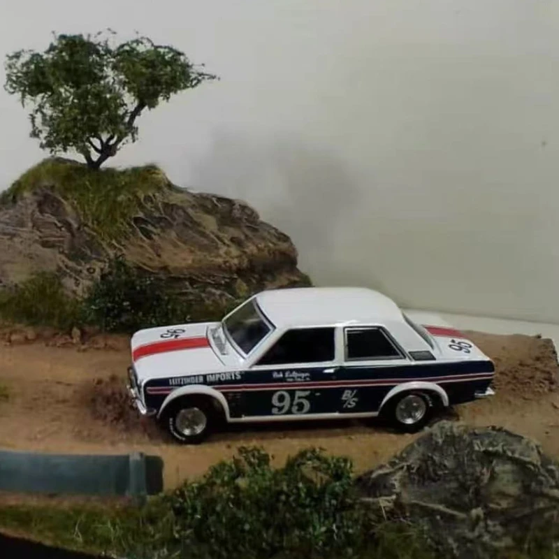 1:64 1969 داتسون 510 # 95 نموذج سيارة مصنوع من خليط معدني عالي المحاكاة ومركبات لعبة تجمع هدايا عيد ميلاد للأولاد