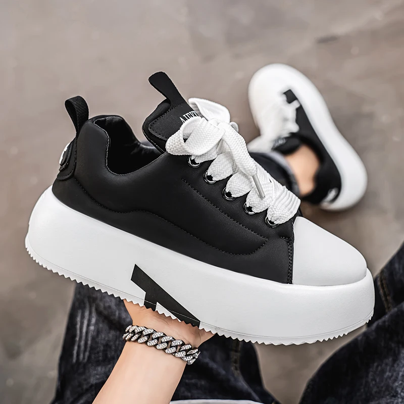 

Мужская обувь. Весна. Новая модная и универсальная повседневная обувь. Нескользящие и износостойкие туфли на толстой подошве с увеличенной подошвой.