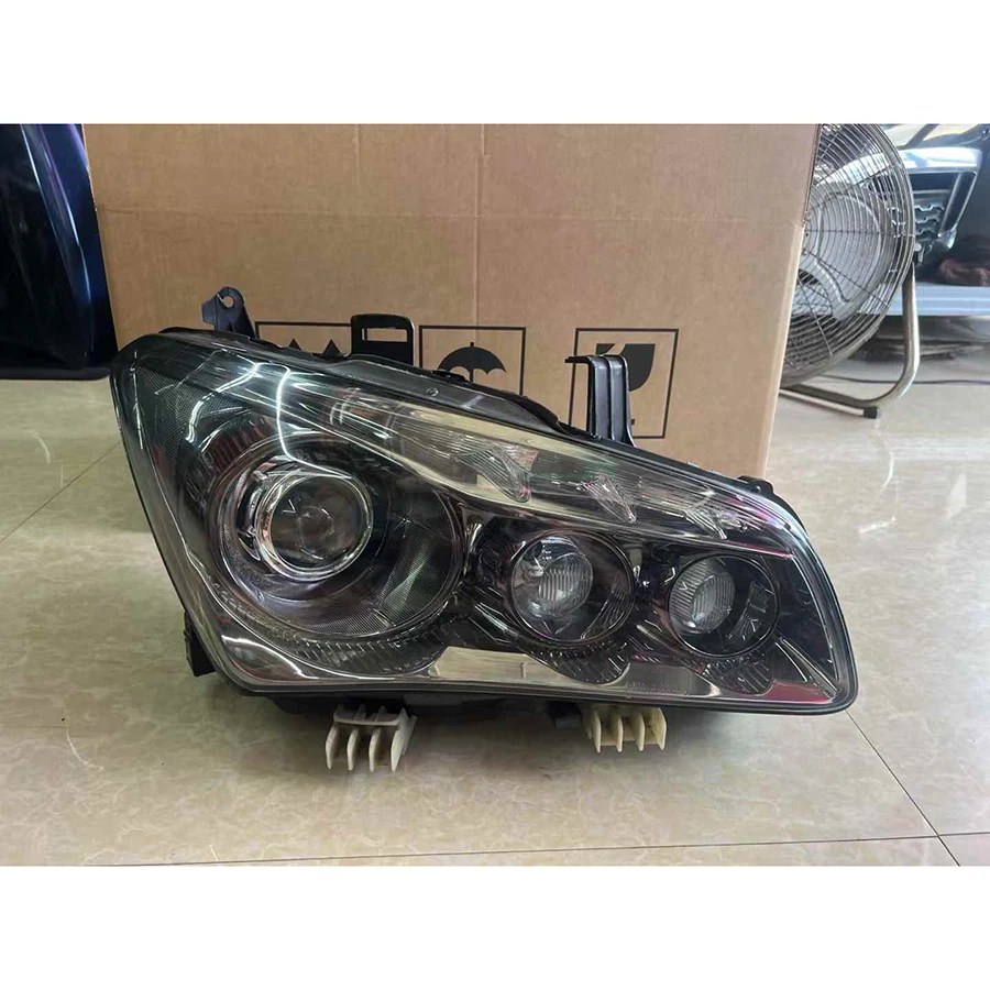 

Для 2010-2013 годов автомобиля Infiniti QX56 правая фара