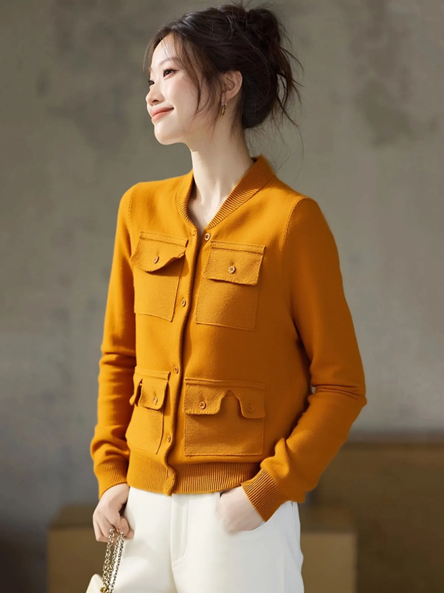 

Модный вязаный свитер с длинными рукавами, белый, утепленный базовый слой, зимний топ, трендовый европейский стиль, премиум-качество, женский.