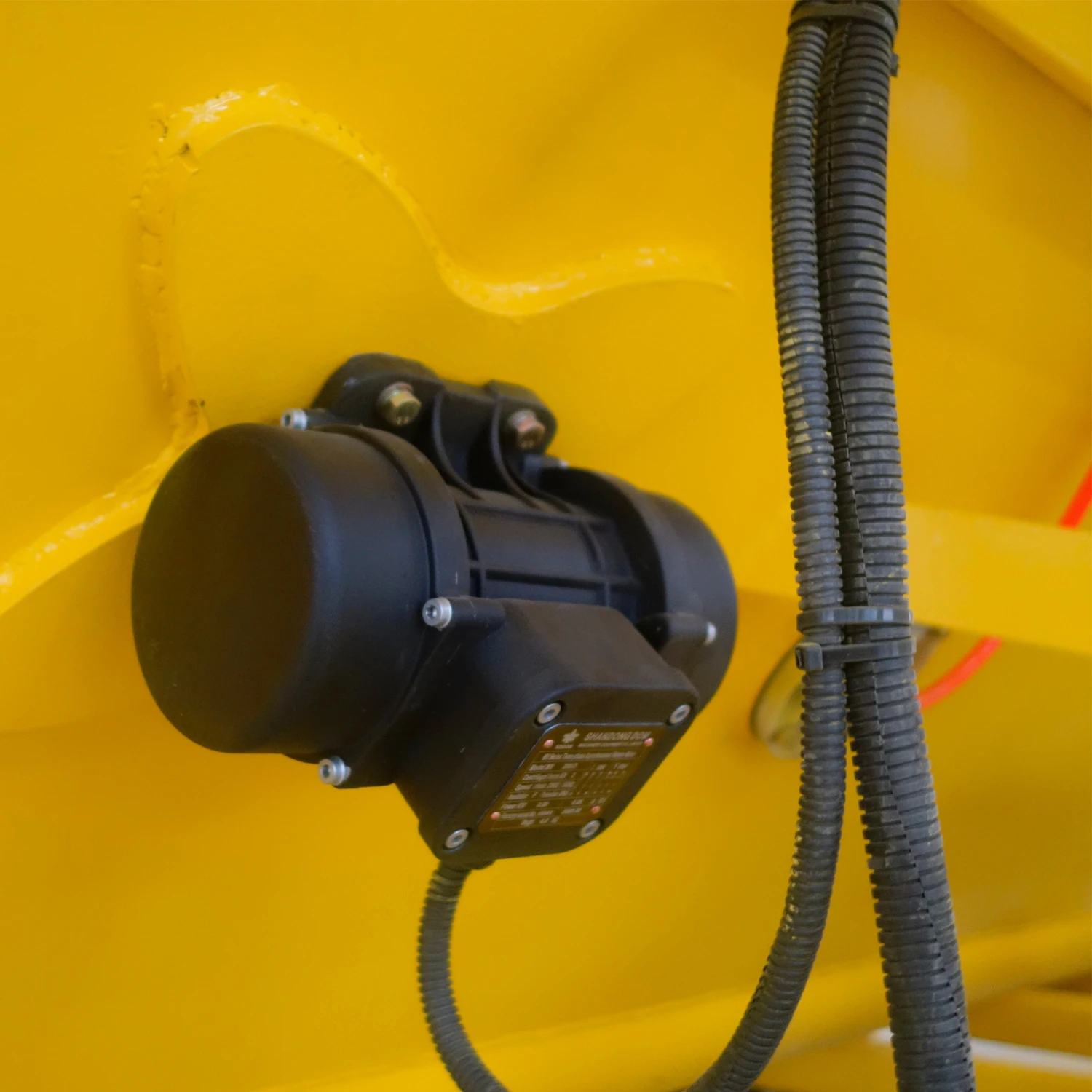 MVE 1KN 3KN 5KN 10KN 30KN 50KN 75KN 100KN 140KN محرك هزاز لآلة تغذية الاهتزاز