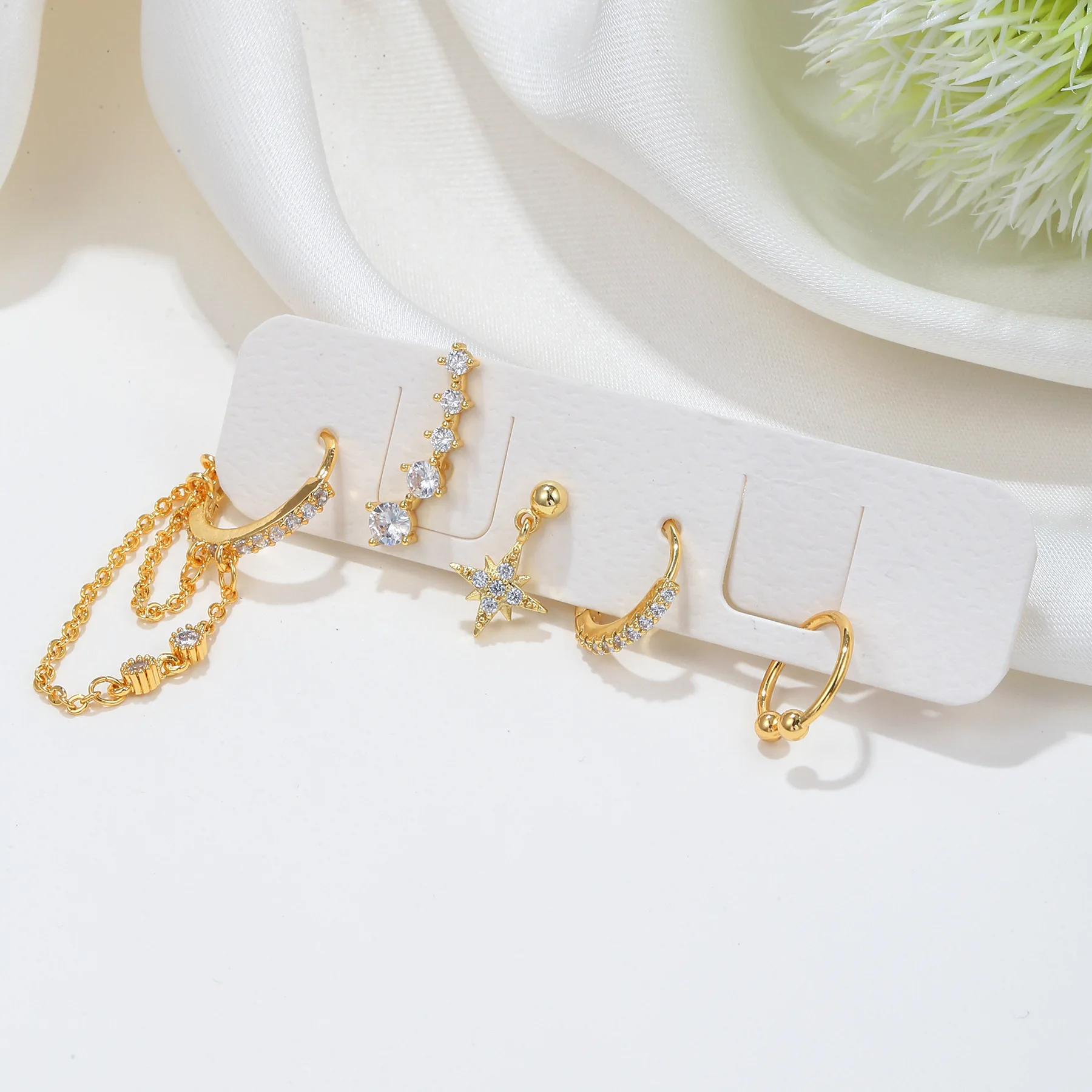 2PCS New Fashion Gold Color Crystal Zirconia Chain Hoop Earrings Women Small Pendant Star Ear Cartilage Earring Piercing Jewelry