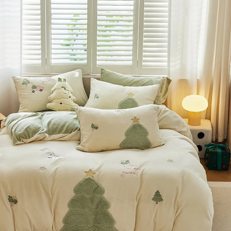 

Customizable three-dimensional sticker embroidered milk fleece four-piece set 230g thickened quilt cover double-sided fleece