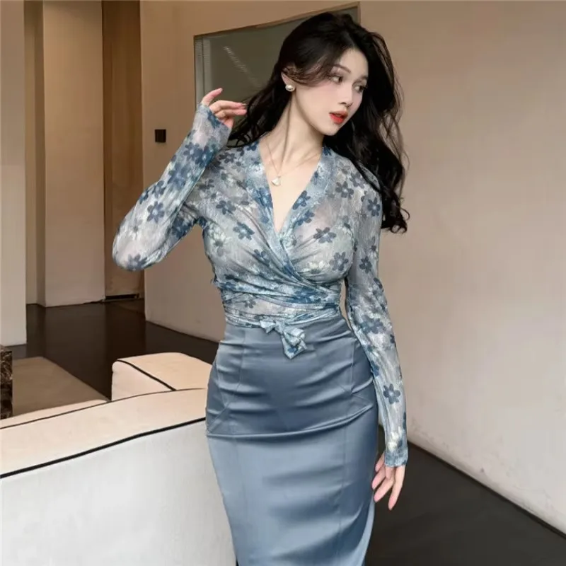 Autumn and Spring Charm Women's Sheer Mesh Printed V-Neck Long Sleeve Shirt with Cross Tie Waist Cinching Slim Fit Thin Style