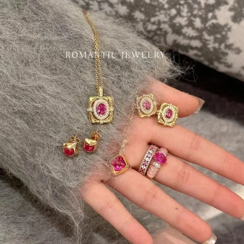 Vintage Court Style Square Necklaces Ruby Light Luxury Red Choker Pendant High Quality Collar Chain Wedding Jewelry Women
