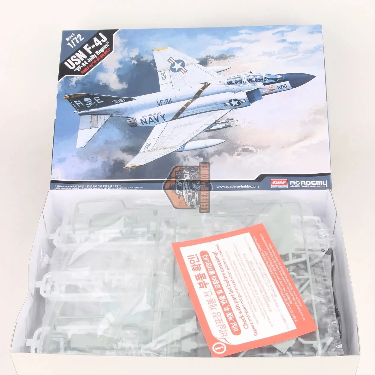 Academy Hobby 12529 1/72 USN F-4J \