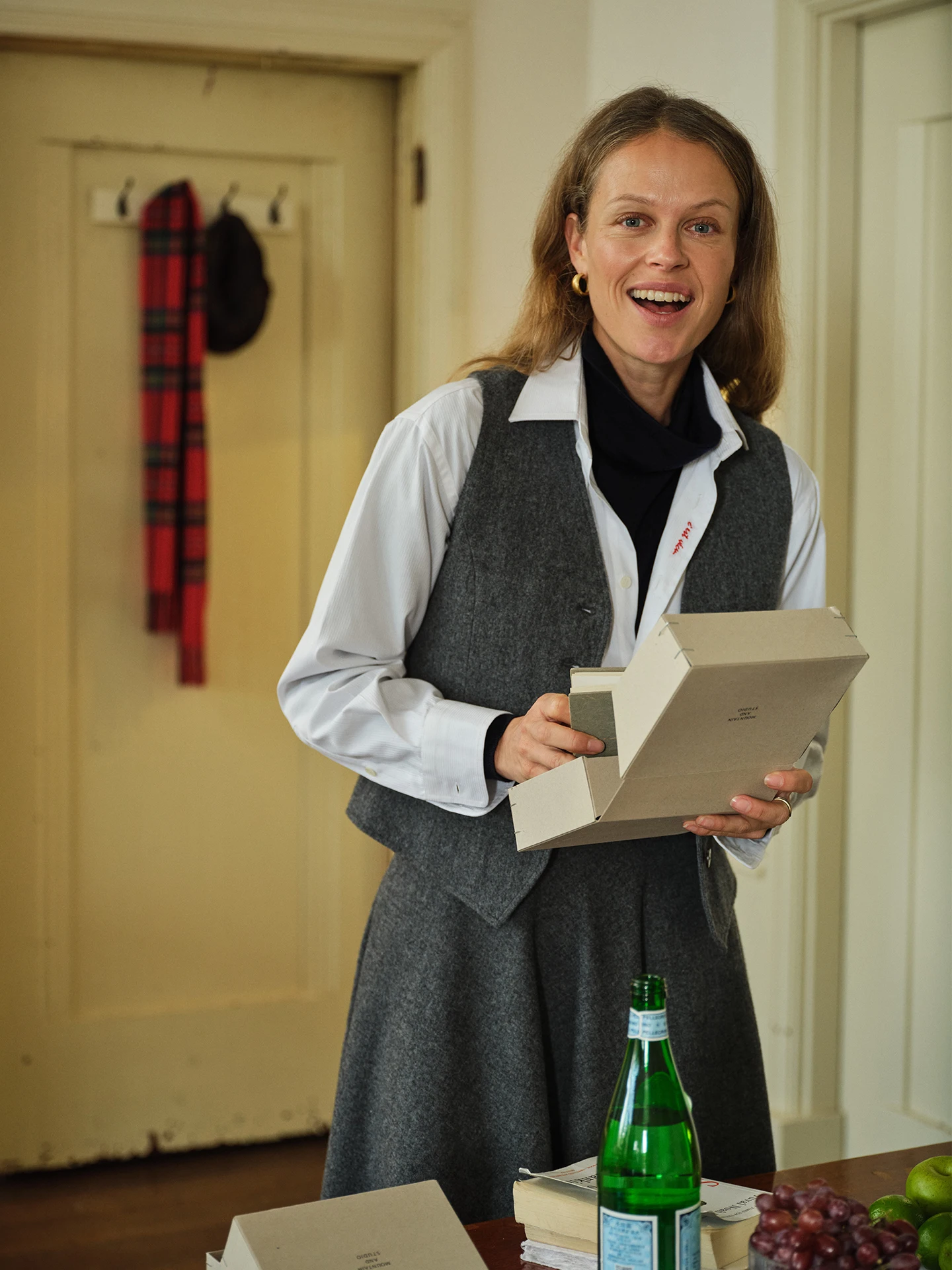 

Vintage ey Woolen Suit Set Classic Anne l High nce Woolen Vest And Umbrella Skirt Women's Casual Commute Wear