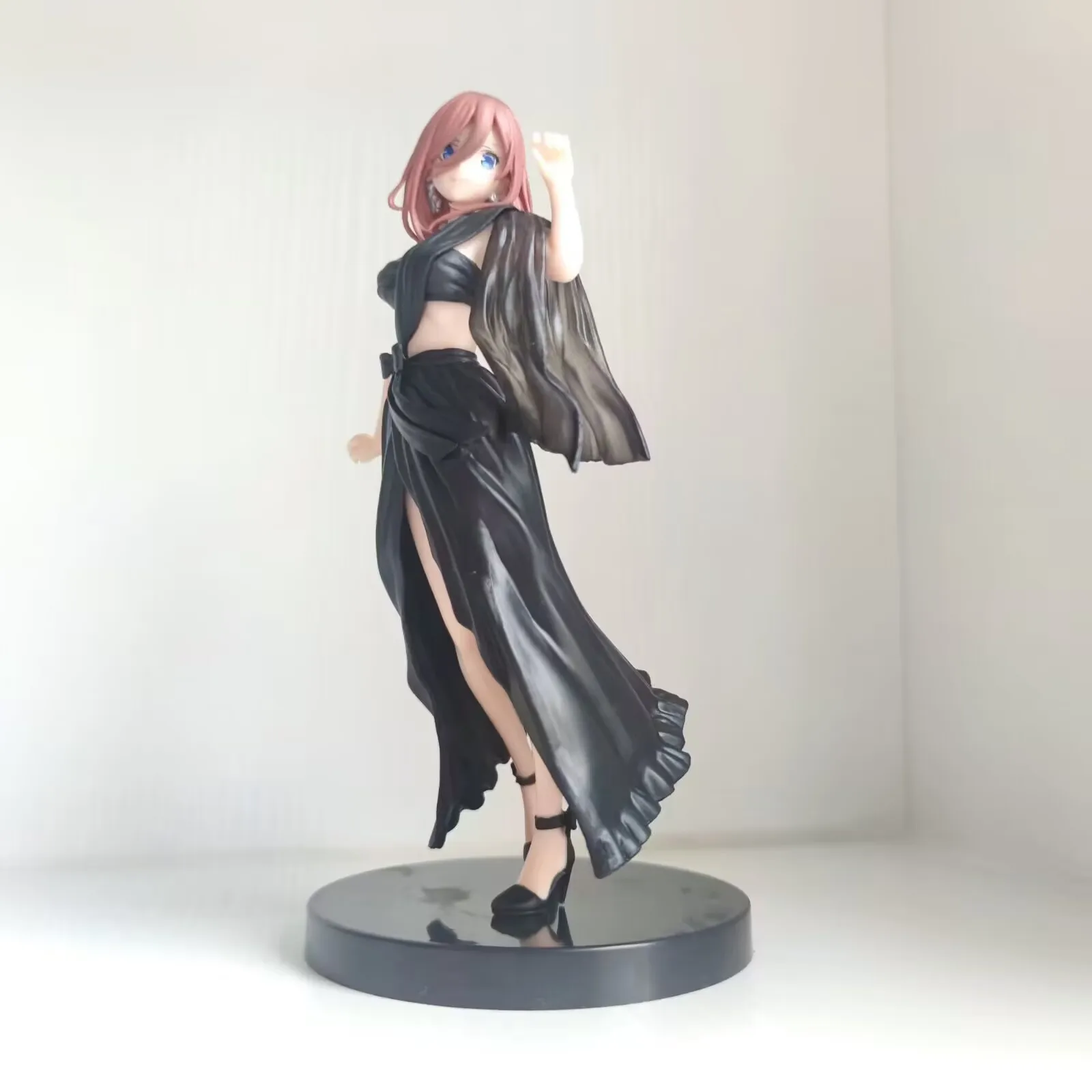 19CM Anime the Quintessential Quintuplets Action Figures Set - Nakano Miku Nino Ichika Itsuki in Black Evening Dress Standing