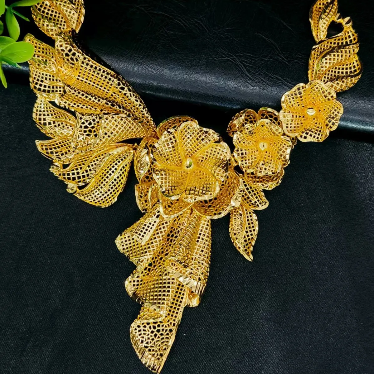 Luxury 24K 9999 Pure Gold real gold Dubai Luxury Necklace Earrings Two-Piece Bridal Wedding Necklace view 3