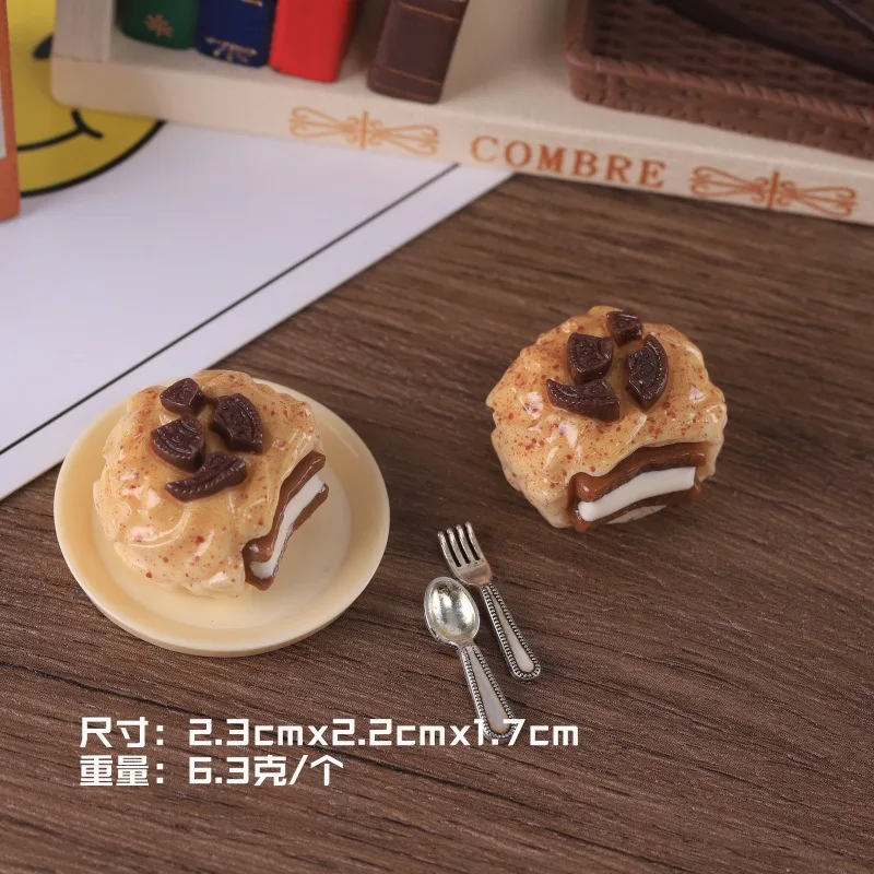 2pcs Mini Chocolate Cookies Cream Sandwich Bread Miniature Making Accessories Simulation Food Dollhouse Decor Desktop Ornaments