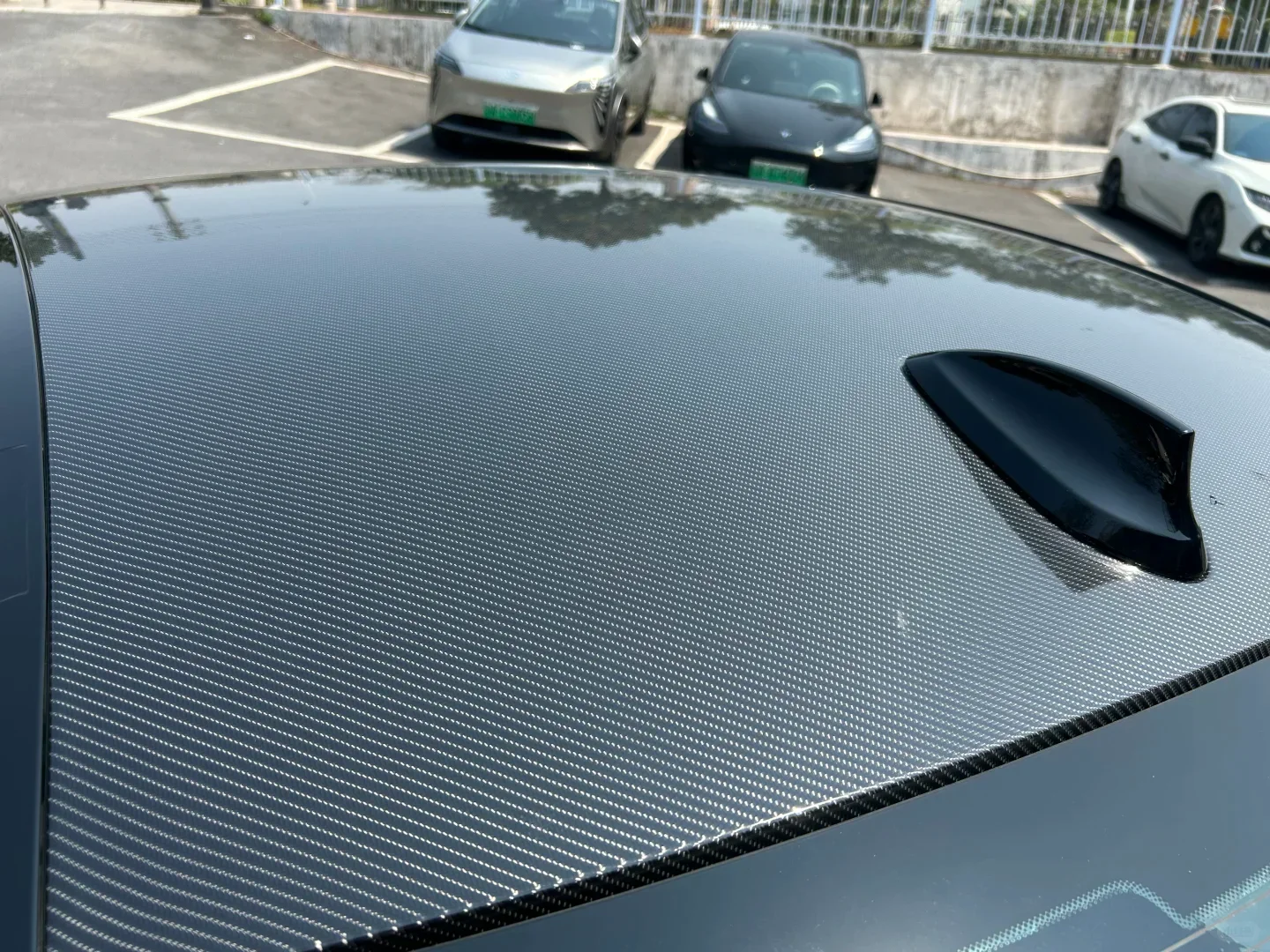LEONARDO High Quality Glossy Black Carbon Fiber Material Roll Wrap TPU Color PPF Film Car Color Change Film Body Stickers