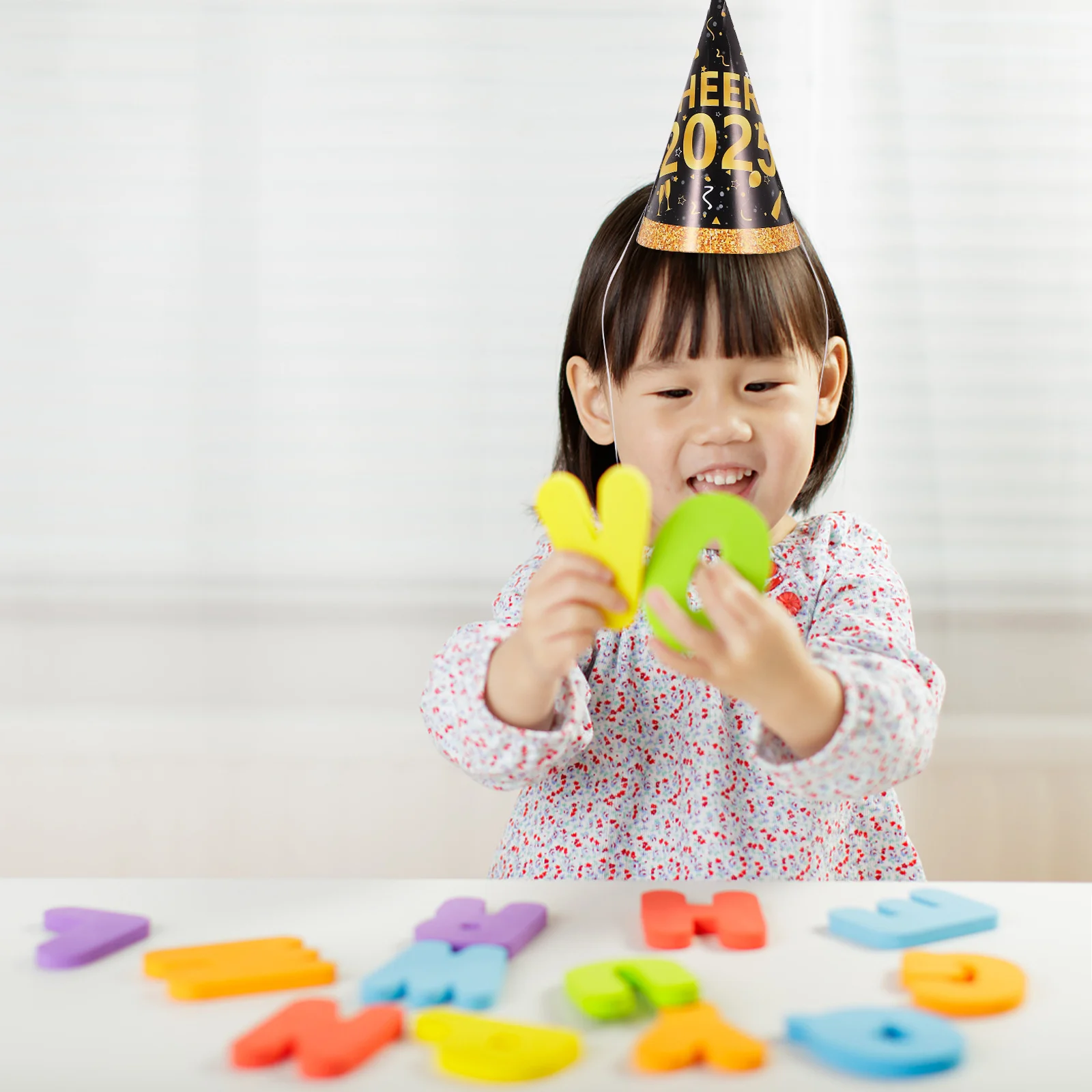 

6Pcs 2025 Happy New Year Paper Party Cone Hats Kids Celebration New Years Eve Props Party Cone Hats 2025 Hair Band