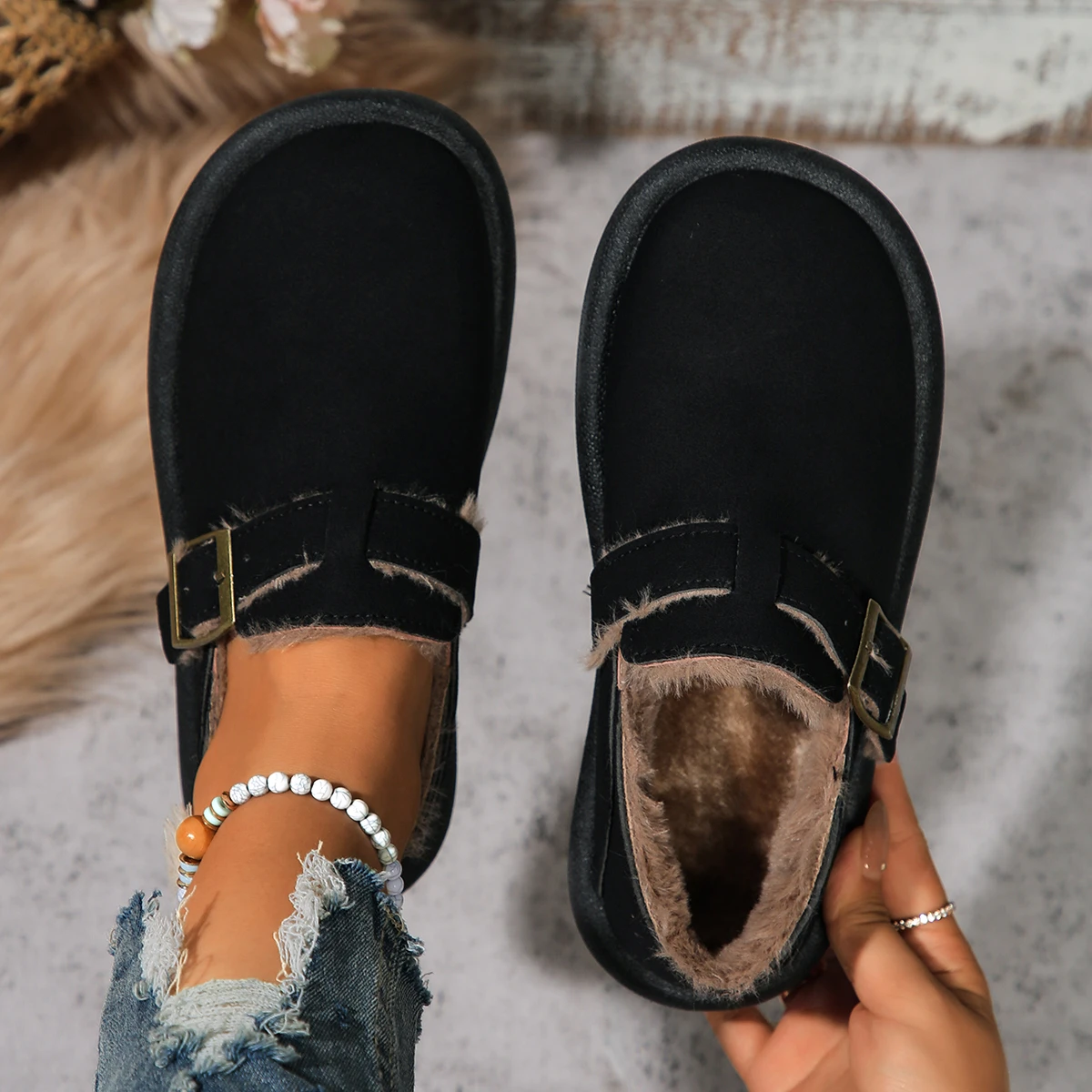 Women Flat Sneakers Suede Round Toe Fashion Loafers Comfortable Spring and Autumn Shallow Sneakers Designer Shoes for Women