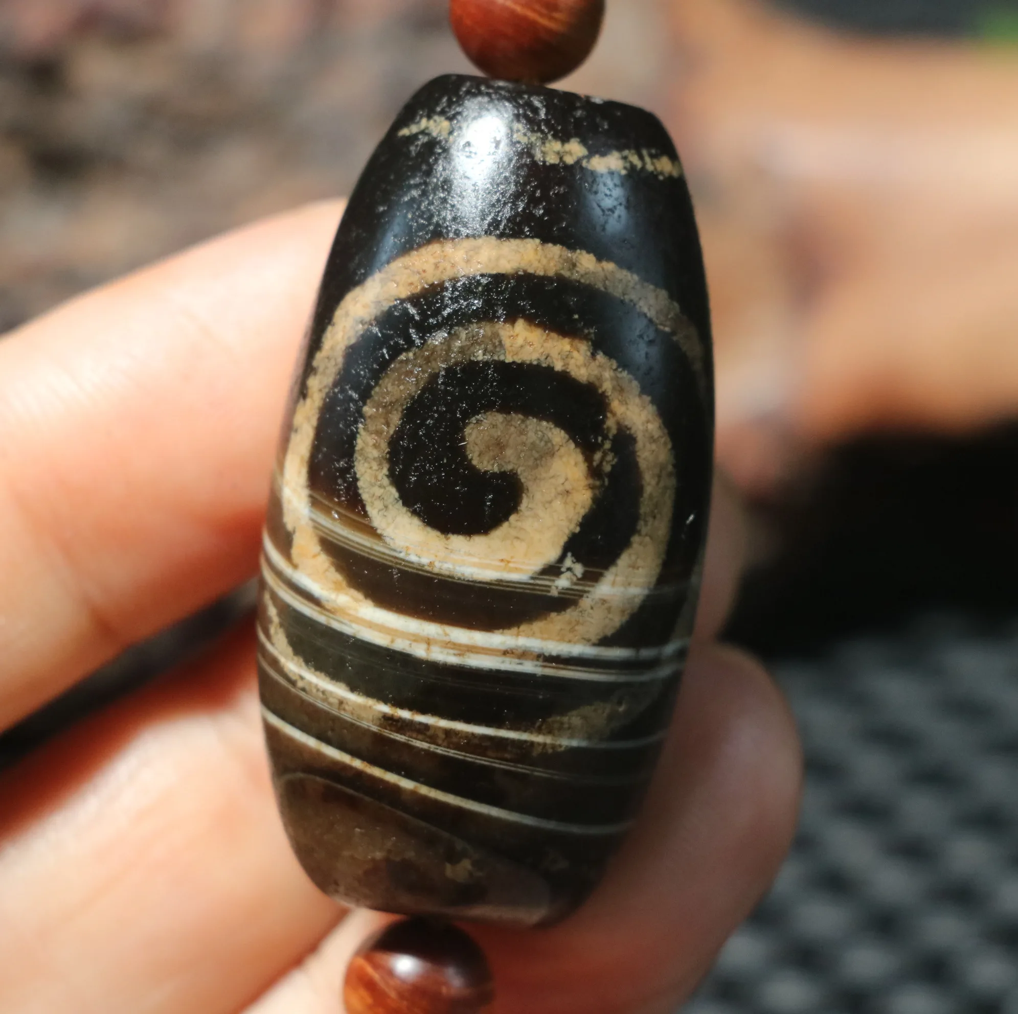 

Treasure Ultra Energy Tibetan Old Agate Vertically Vein Silkworm Rich Symbol Flat Shape dZi Bead Pendant Totem UPD210926K01